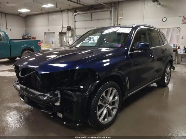 5UXCR6C54KLL37672 2019 BMW X5 - Image 2