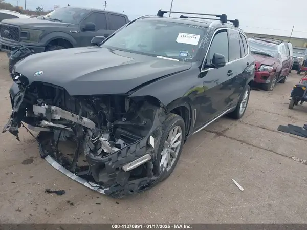 5UXCR6C54KLL38045 2019 BMW X5 - Image 2