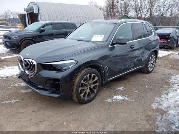 5UXCR6C54KLL38417 2019 BMW X5 - Image 2