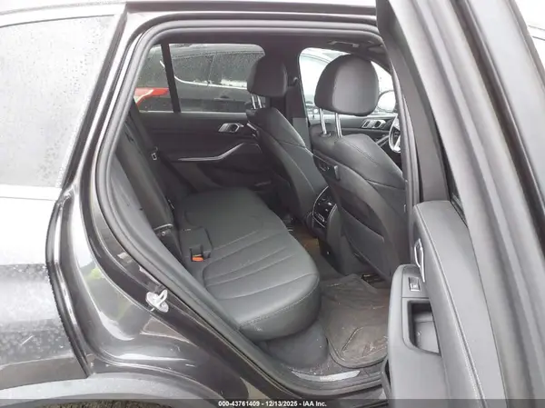5UXCR6C54KLL38417 2019 BMW X5 - Image 8