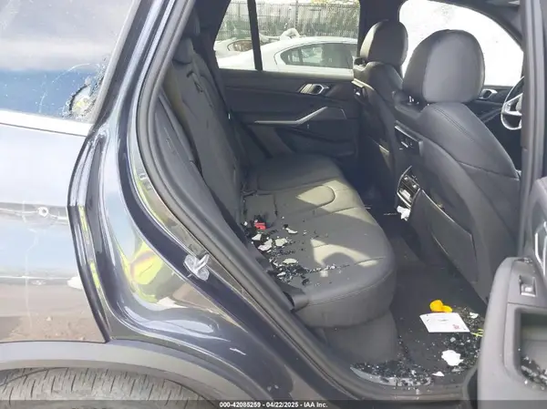 5UXCR6C54KLL38482 2019 BMW X5 - Image 8