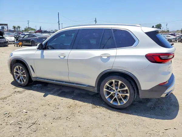 5UXCR6C54KLL38627 2019 BMW X5 - Image 2
