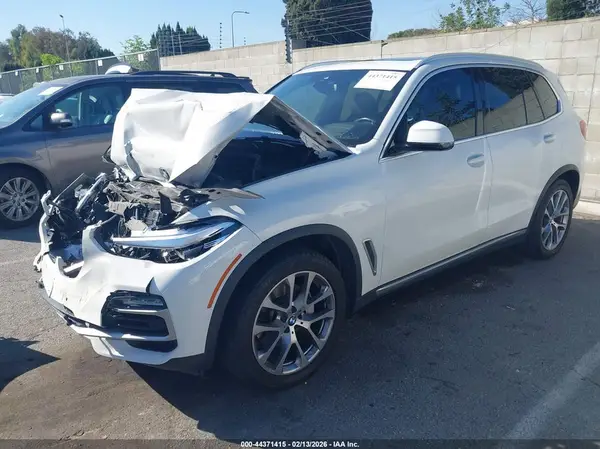 5UXCR6C54KLL39129 2019 BMW X5 - Image 2