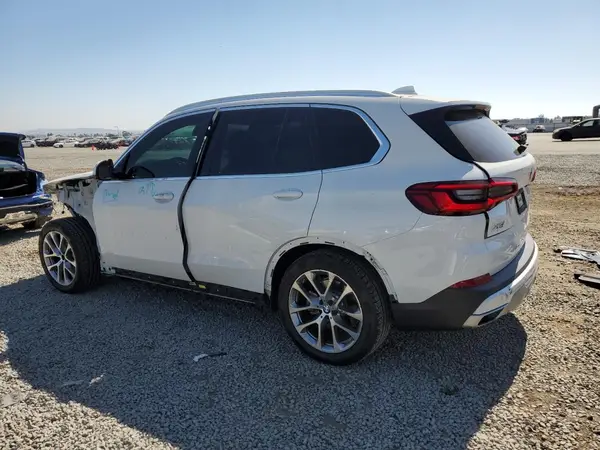 5UXCR6C54KLL53466 2019 BMW X5 - Image 2
