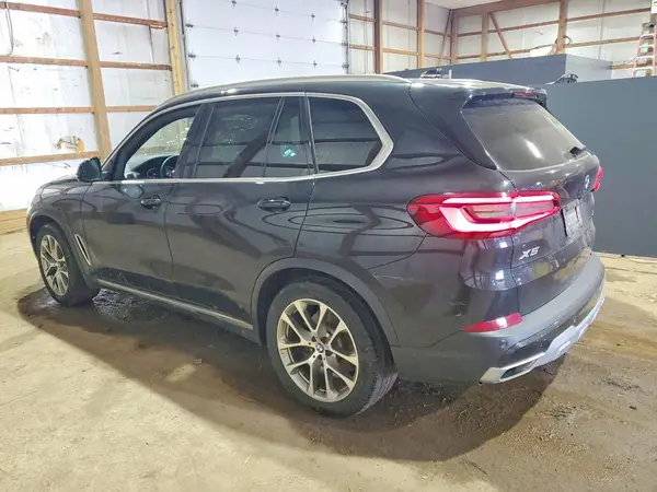 5UXCR6C54KLL63690 2019 BMW X5 - Image 2