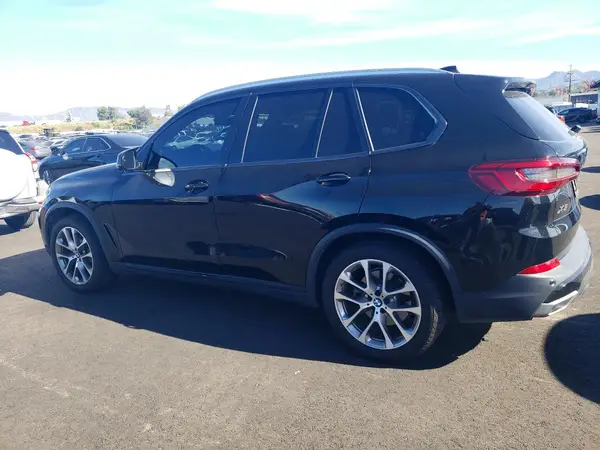 5UXCR6C54KLL64242 2019 BMW X5 - Image 2