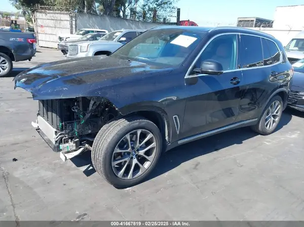 5UXCR6C55KLB12325 2019 BMW X5 - Image 2