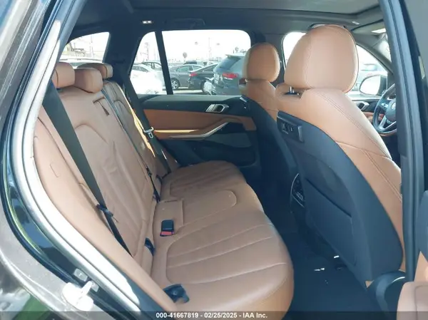 5UXCR6C55KLB12325 2019 BMW X5 - Image 8