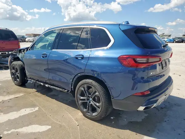 5UXCR6C55KLK79698 2019 BMW X5 - Image 2