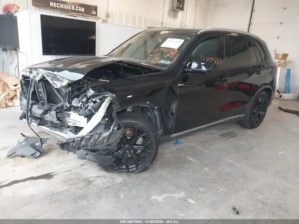 5UXCR6C55KLK79846 2019 BMW X5 - Image 2