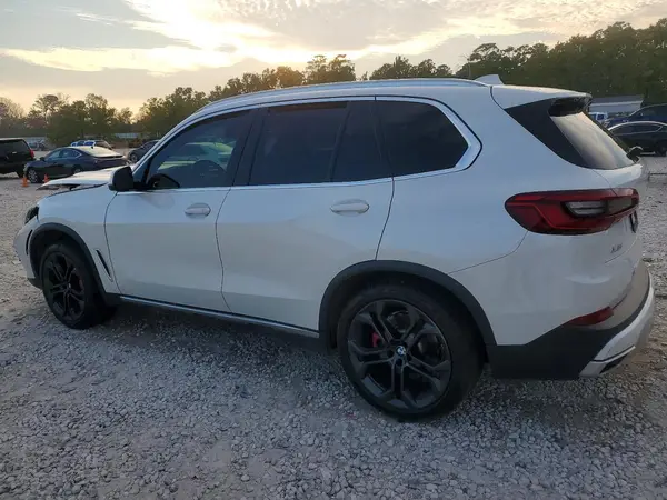 5UXCR6C55KLK80138 2019 BMW X5 - Image 2
