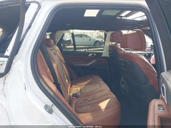 5UXCR6C55KLK84738 2019 BMW X5 - Image 8