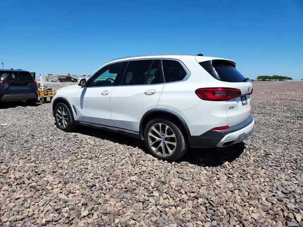 5UXCR6C55KLK87977 2019 BMW X5 - Image 2