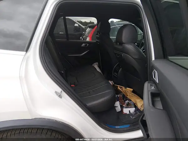 5UXCR6C55KLK89955 2019 BMW X5 - Image 8