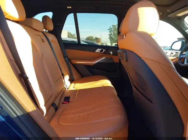 5UXCR6C55KLL02932 2019 BMW X5 - Image 8