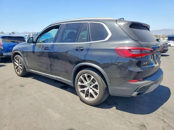 5UXCR6C55KLL03076 2019 BMW X5 - Image 2