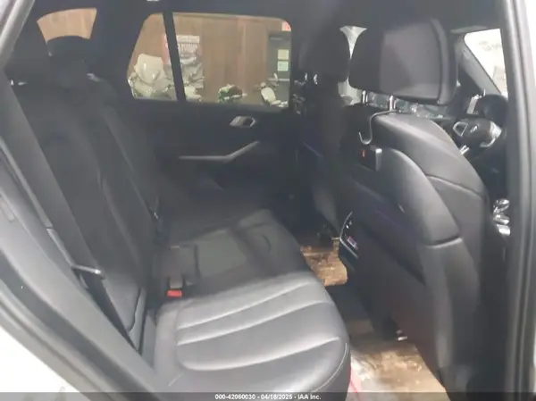 5UXCR6C55KLL03630 2019 BMW X5 - Image 8
