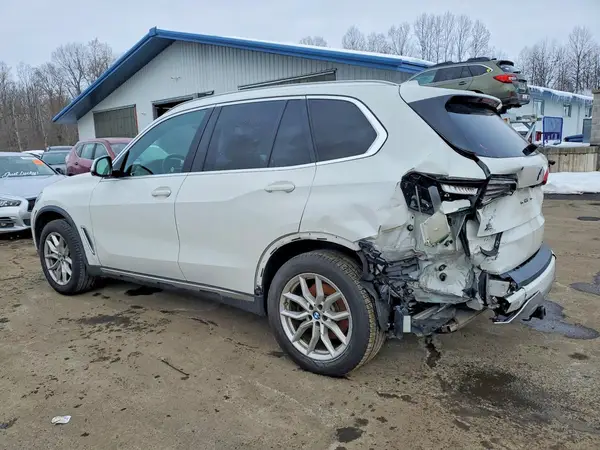 5UXCR6C55KLL06592 2019 BMW X5 - Image 2