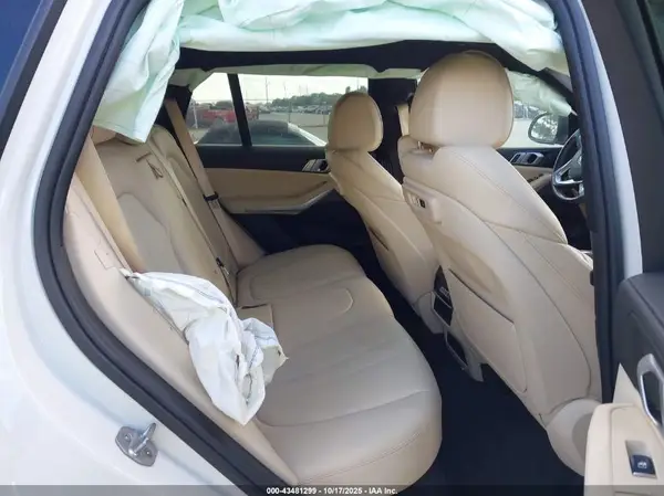 5UXCR6C55KLL07449 2019 BMW X5 - Image 8