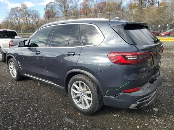 5UXCR6C55KLL08083 2019 BMW X5 - Image 2