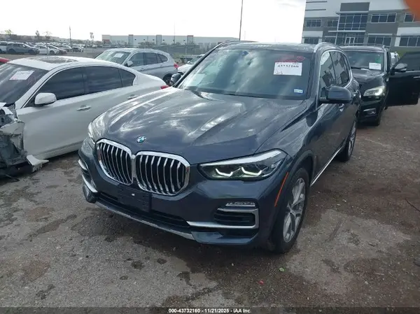 5UXCR6C55KLL11131 2019 BMW X5 - Image 2