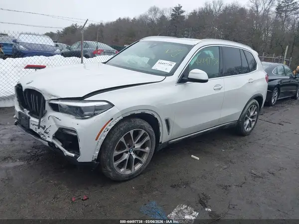 5UXCR6C55KLL12621 2019 BMW X5 - Image 2