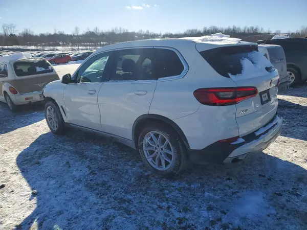 5UXCR6C55KLL12697 2019 BMW X5 - Image 2