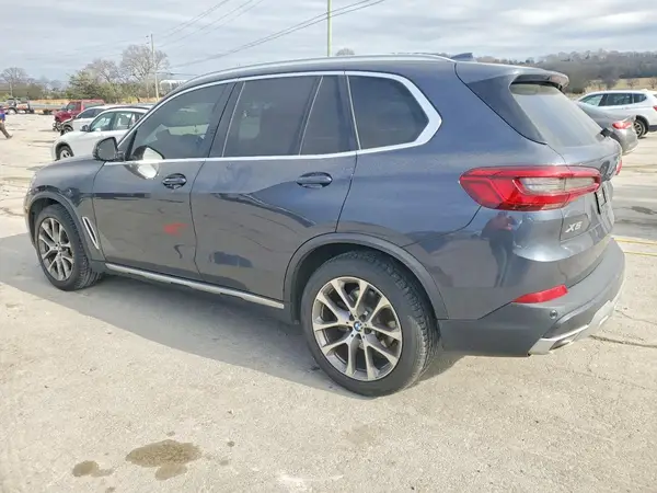 5UXCR6C55KLL14997 2019 BMW X5 - Image 2