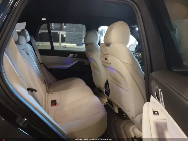 5UXCR6C55KLL21237 2019 BMW X5 - Image 8