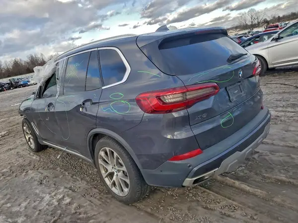 5UXCR6C55KLL22534 2019 BMW X5 - Image 2