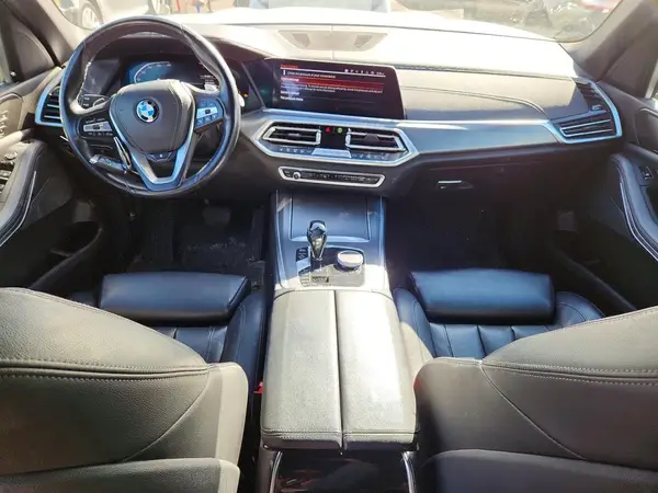 5UXCR6C55KLL24798 2019 BMW X5 - Image 8