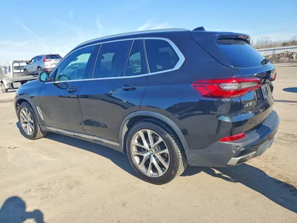 5UXCR6C55KLL26552 2019 BMW X5 - Image 2