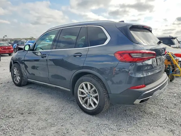 5UXCR6C55KLL27393 2019 BMW X5 - Image 2