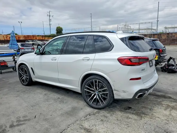 5UXCR6C55KLL35669 2019 BMW X5 - Image 2