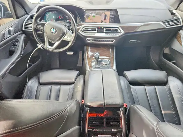 5UXCR6C55KLL36255 2019 BMW X5 - Image 8