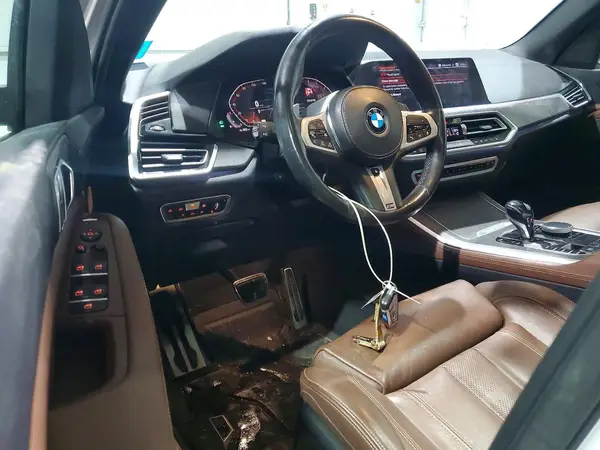 5UXCR6C55KLL40533 2019 BMW X5 - Image 8