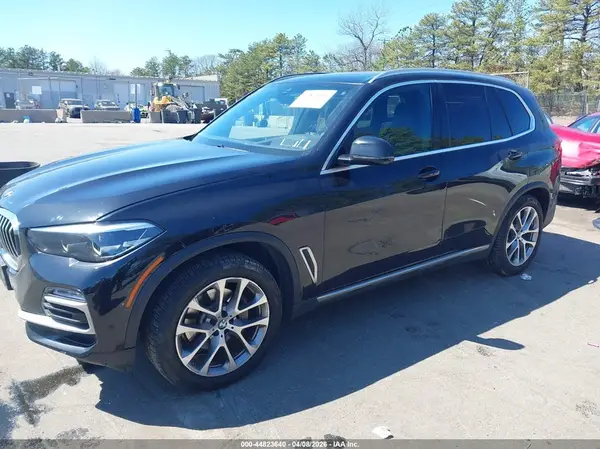 5UXCR6C55KLL52889 2019 BMW X5 - Image 2