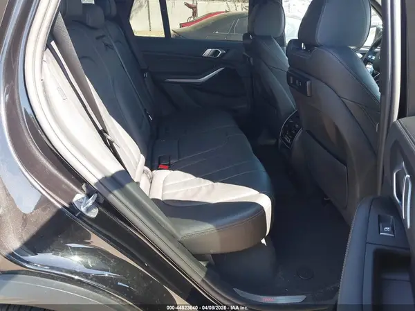 5UXCR6C55KLL52889 2019 BMW X5 - Image 8