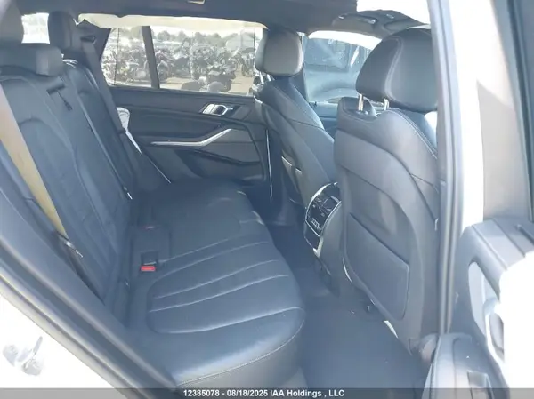 5UXCR6C55KLL60703 2019 BMW X5 - Image 8