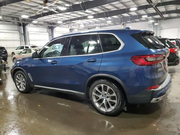 5UXCR6C55KLL60720 2019 BMW X5 - Image 2