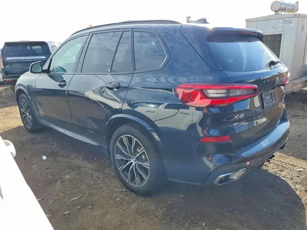 5UXCR6C55KLL61852 2019 BMW X5 - Image 2