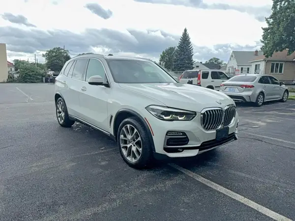 5UXCR6C55KLL61916 2019 BMW X5 - Image 1