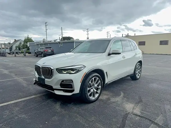 5UXCR6C55KLL61916 2019 BMW X5 - Image 2