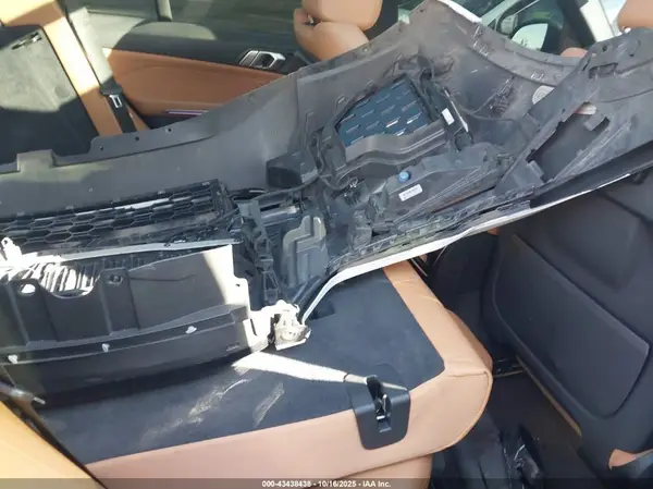 5UXCR6C55KLL62113 2019 BMW X5 - Image 8