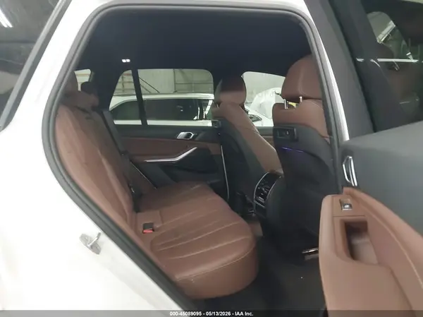 5UXCR6C55KLL62452 2019 BMW X5 - Image 8
