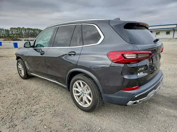 5UXCR6C55KLL62466 2019 BMW X5 - Image 2