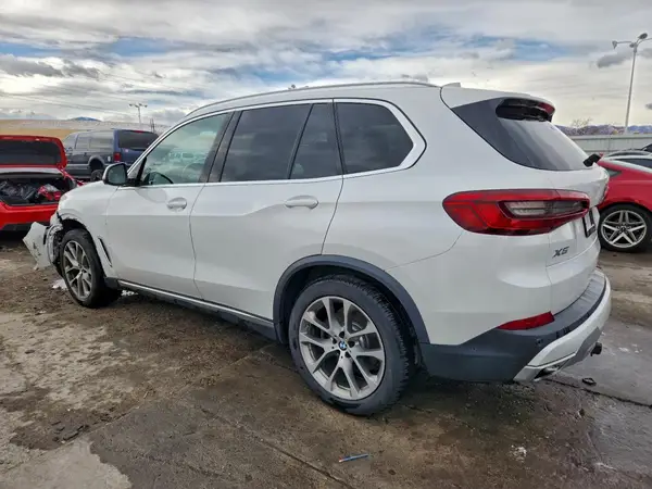 5UXCR6C56KLB12608 2019 BMW X5 - Image 2