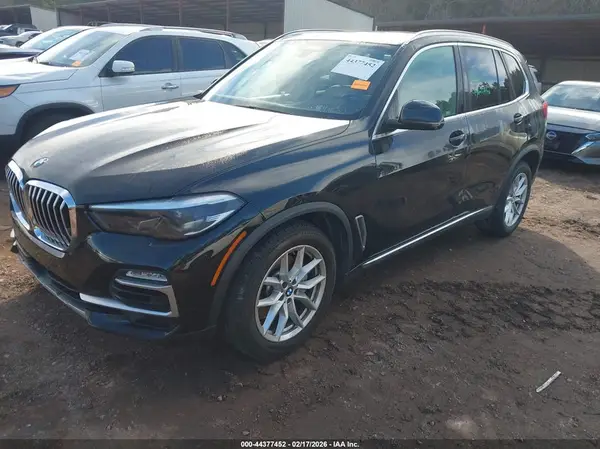 5UXCR6C56KLK79743 2019 BMW X5 - Image 2