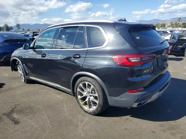 5UXCR6C56KLK82884 2019 BMW X5 - Image 2