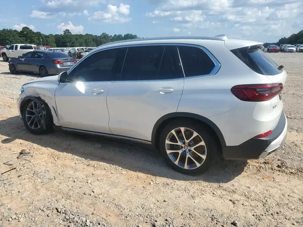 5UXCR6C56KLK84764 2019 BMW X5 - Image 2